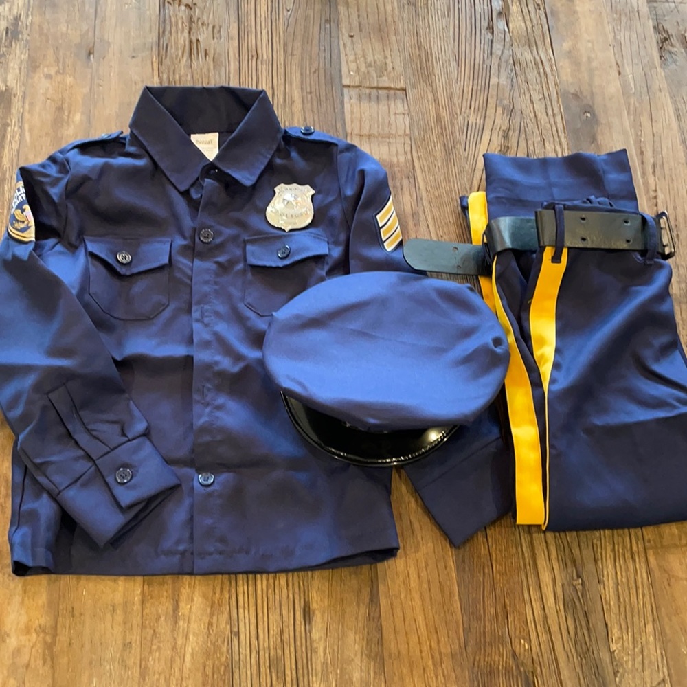 Police officer costume. Child size M.